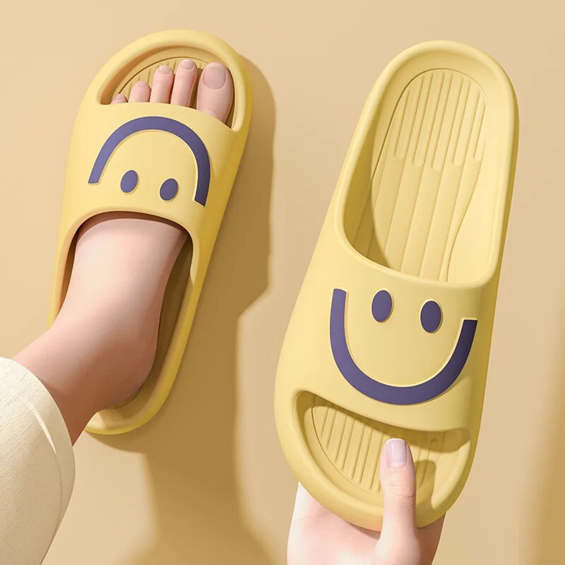 Men'S Shoes To Women'S - Gülümseyen Yüz Bulut Terlikleri Kadın Erkek