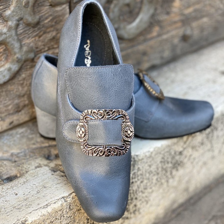 Erkek Kadın Cosplay Elbise Aya - Men'S Shoes Louis Vuitton incelemesi ve fiyatı